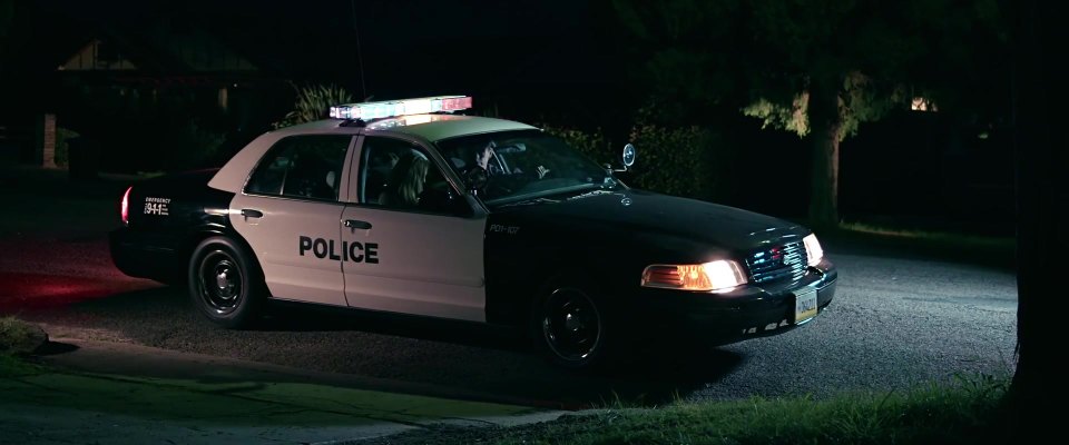 IMCDb.org: 1999 Ford Crown Victoria Police Interceptor [P71] in 