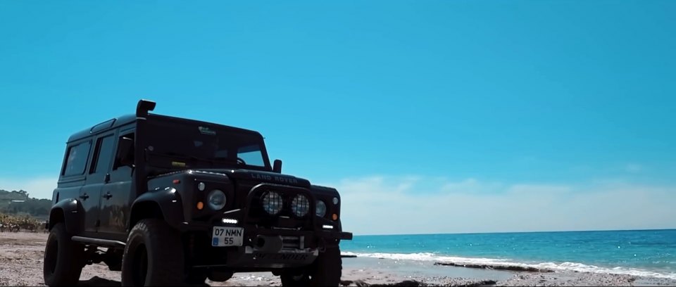 Land-Rover Defender 110 Station Wagon