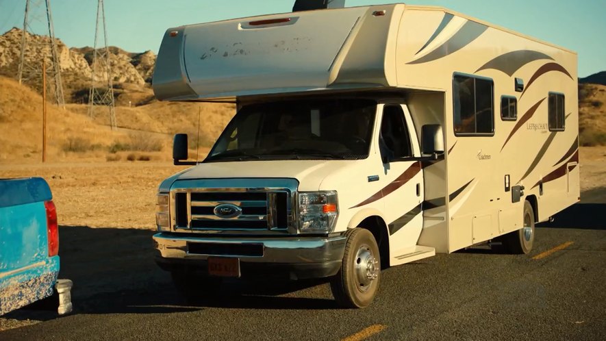 2018 Ford E-450 Super Duty Coachmen Leprechaun