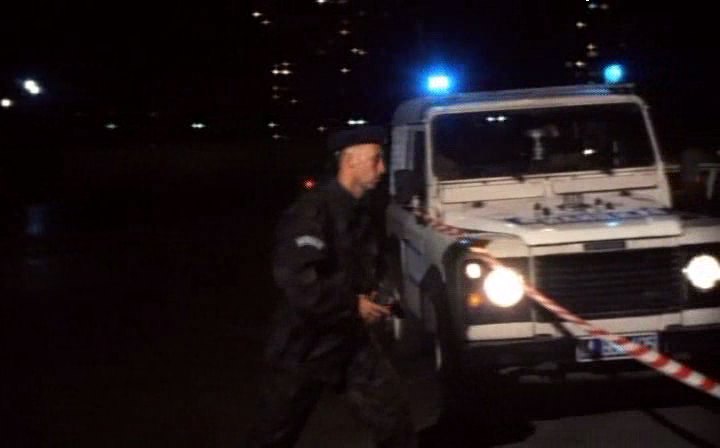 Land-Rover Defender 90