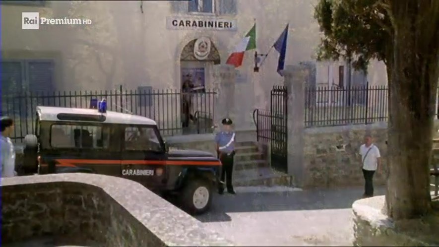 Land-Rover Defender 90