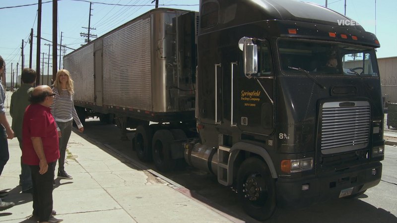 Freightliner FLB