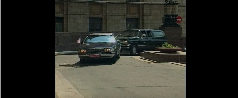 1989 Chevrolet Suburban Silverado [V-2500]