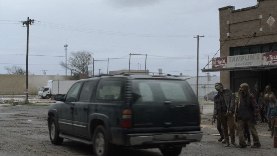 2004 Chevrolet Suburban LT [GMT830]