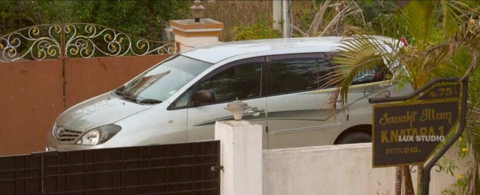 Toyota Innova [AN40]