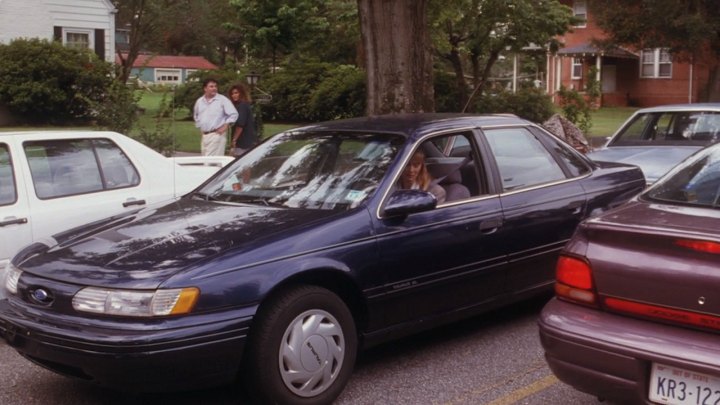 1993 Ford Taurus GL [DN5]