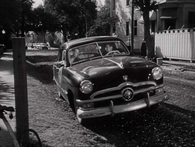 1950 Ford Custom De Luxe Fordor Sedan [73B]