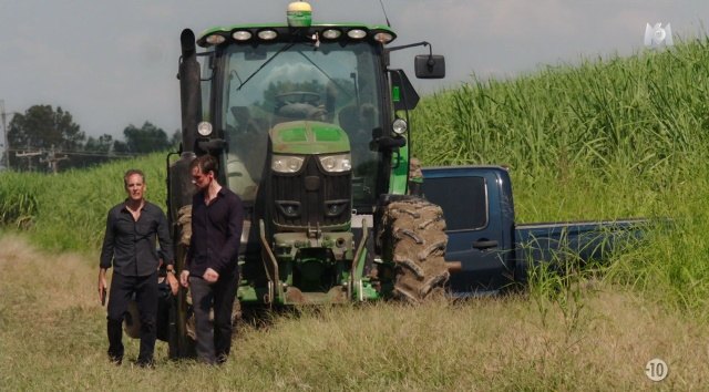 John Deere 6215 R