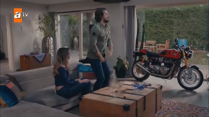 Triumph Thruxton 1200 R