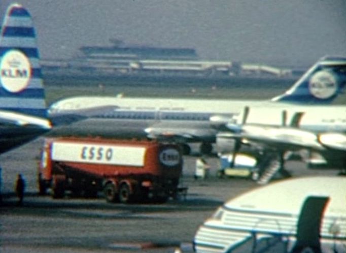 Mercedes-Benz unknown Airport refueller by Strüver Hamburg