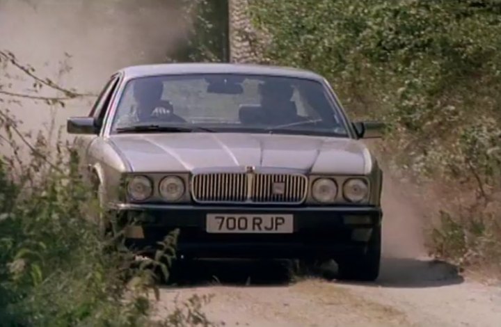 Jaguar XJ6 [XJ40]