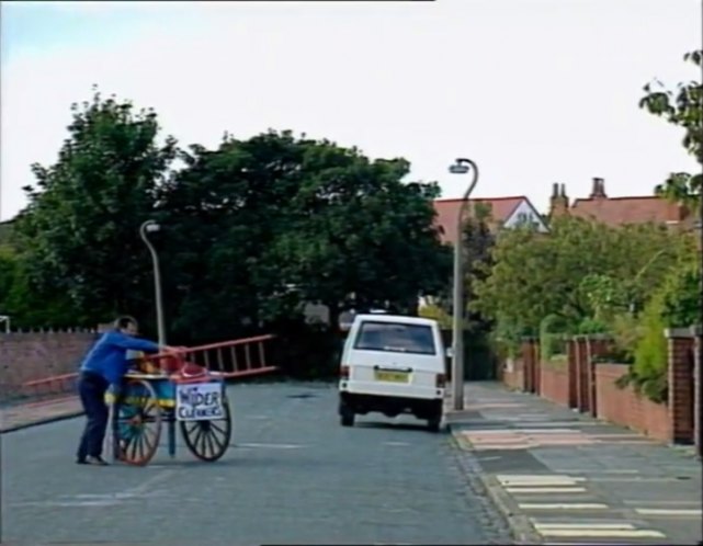 Mitsubishi L-300 [L030]