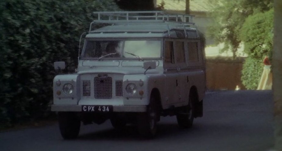 1968 Land-Rover 109'' Series IIa Station Wagon