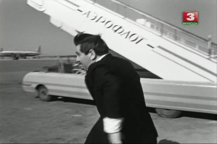 KhAZ SPT-104 Mobile airplane stairs