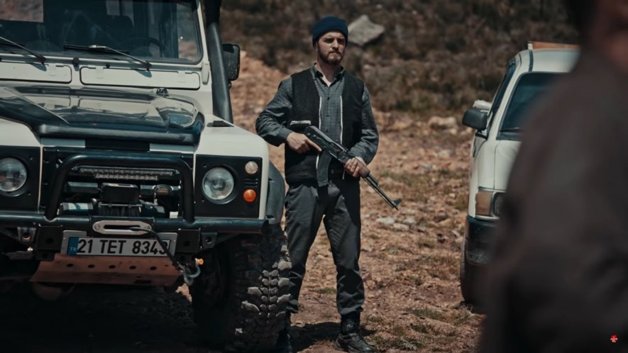 Land-Rover Defender 90