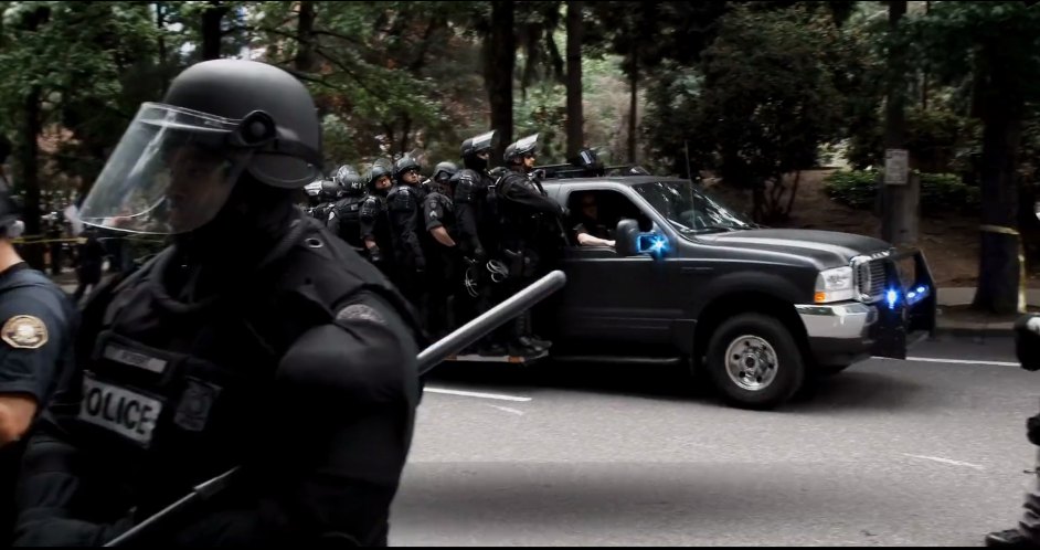 2002 Ford Excursion [UW137]