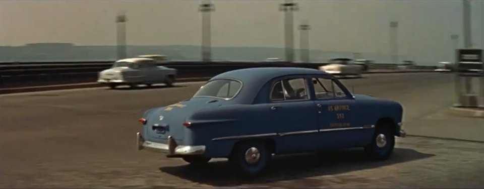 1950 Ford Custom De Luxe Fordor Sedan [73B]