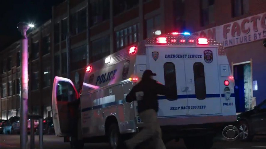 2003 Chevrolet Express [GMT610]