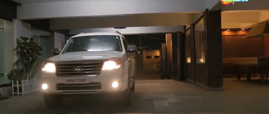 2009 Ford Endeavour [U268]