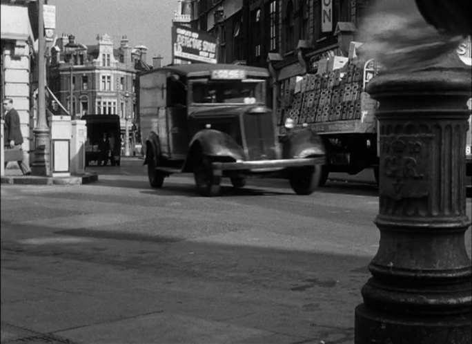 1935 Dodge 10cwt van 'Evening Standard' newspaper delivery van