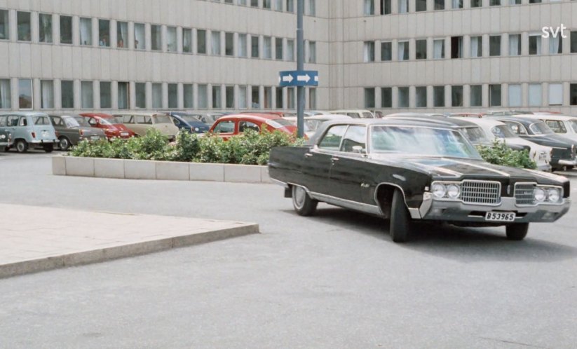 1969 Oldsmobile 98 Town Sedan