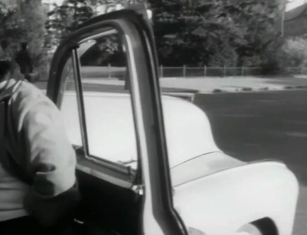 1948 Pontiac Torpedo 4-Door Sedan [2519]