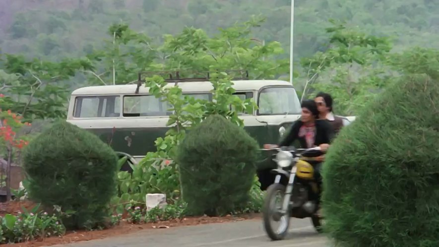 1966 Mahindra FC-160 Minibus 2WD