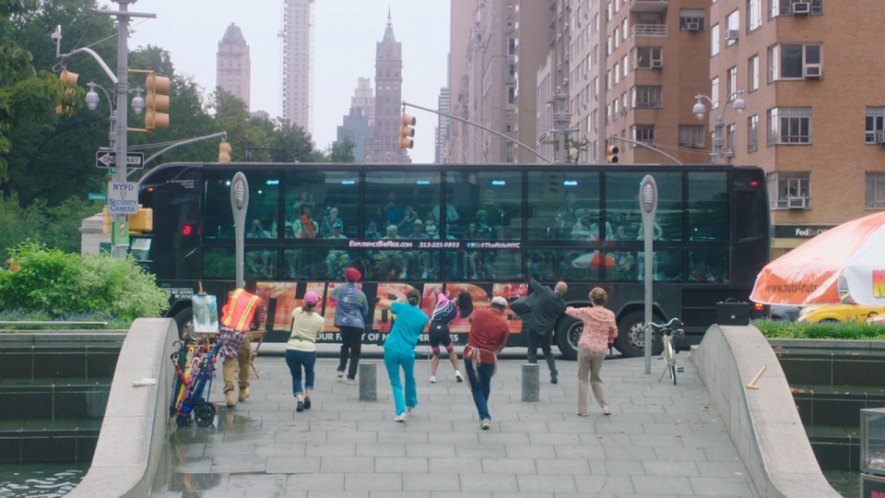 Prevost H3-45 LDV Mobile Theater