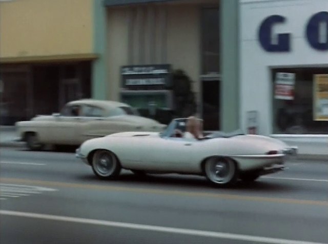 1950 Oldsmobile 98 Futuramic 4-door Sedan [3869D]