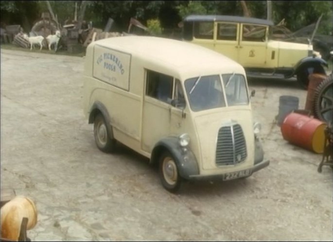 1960 Morris JB