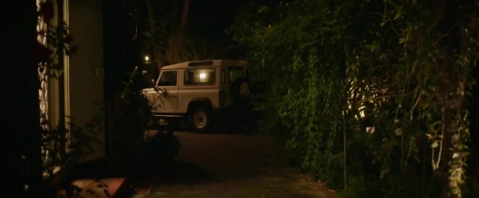 Land-Rover Defender 90