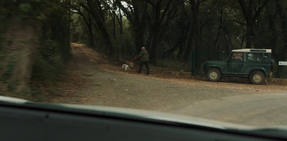 Land-Rover Defender 90