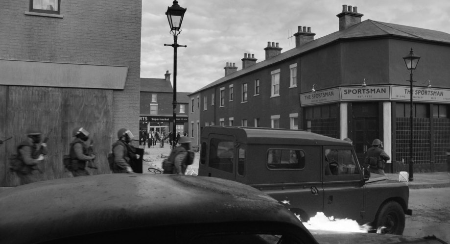Land-Rover 88'' Series III Hardtop