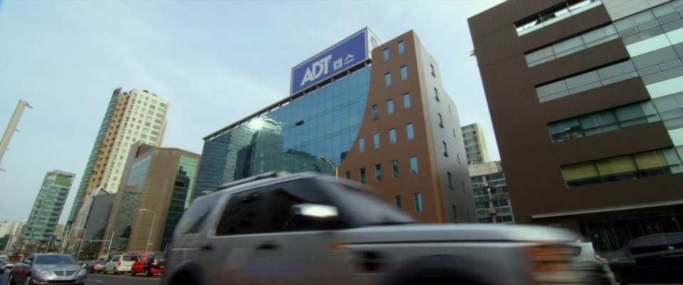 Land-Rover Discovery Series III [L319]