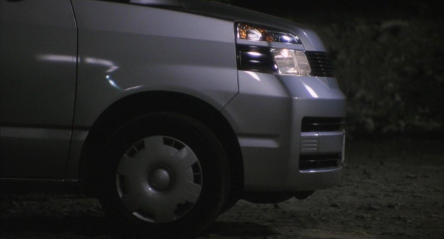 2001 Toyota Voxy [R60]