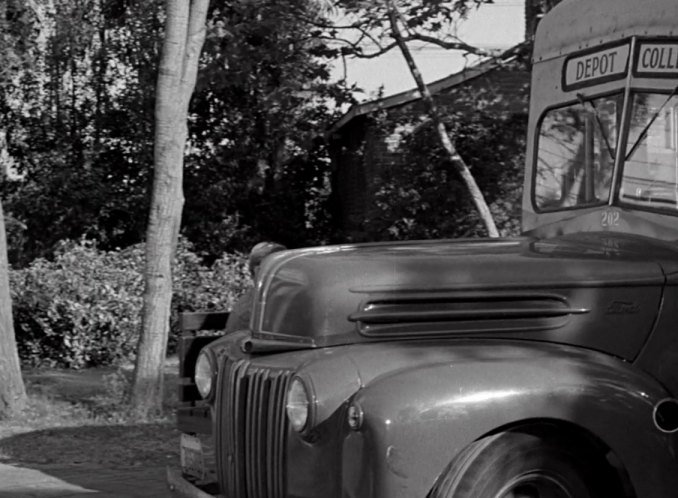 1942 Ford Bus