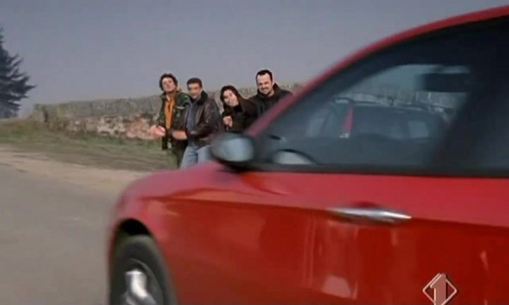 2001 Alfa Romeo 147 Distinctive [937]