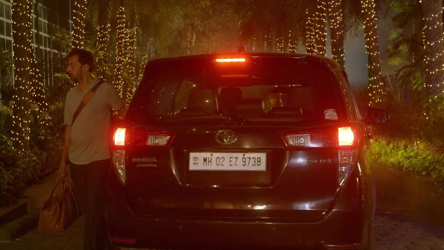 2016 Toyota Innova Crysta 2.4 G [GUN142]