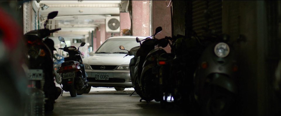 2000 Opel Vectra 2.0 16V [B]