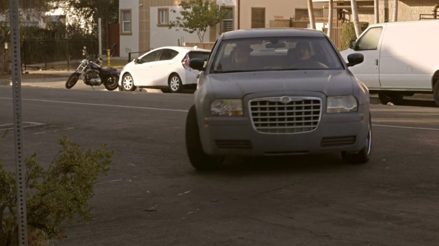 2005 Chrysler 300 [LX]