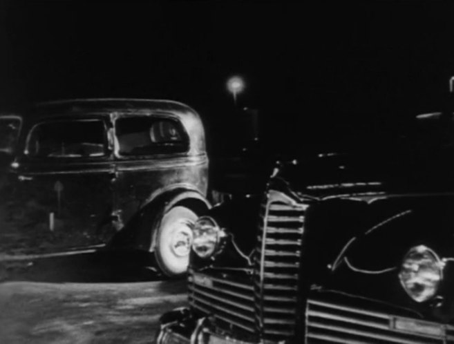 1933 Ford V8 Standard Tudor Sedan [40]