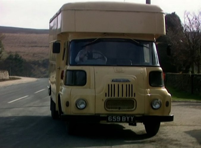 1961 Morris FG Catering van
