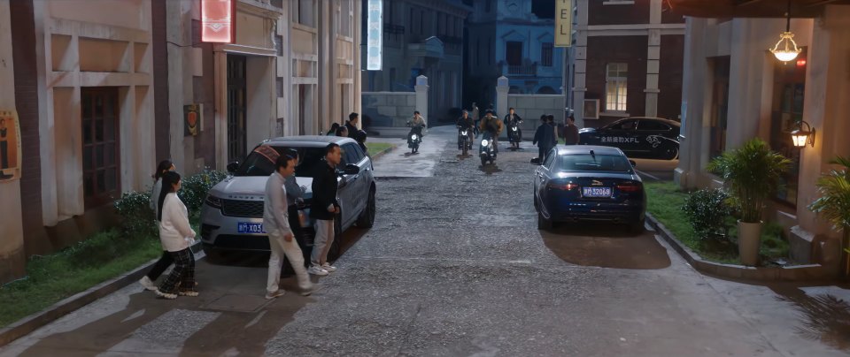 Land-Rover Range Rover Velar [L560]