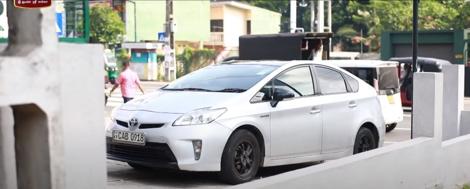 Toyota Prius III [ZVW30]