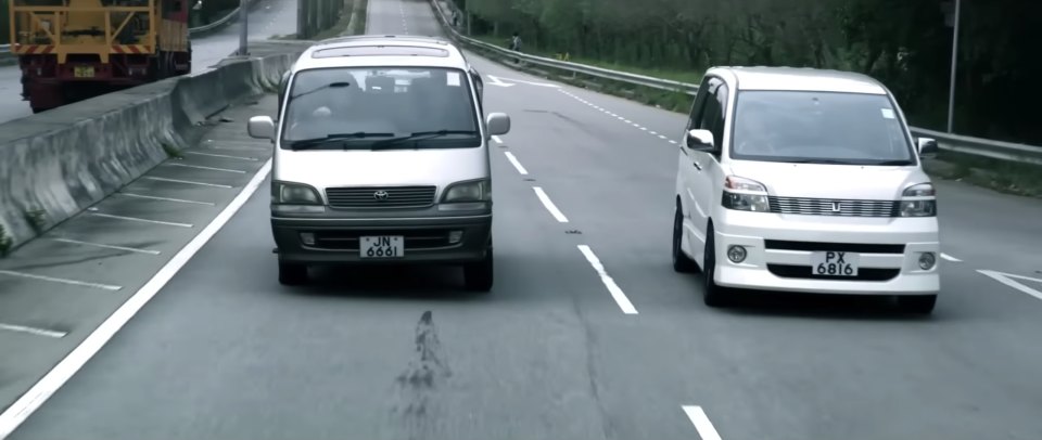 2001 Toyota Voxy [R60]