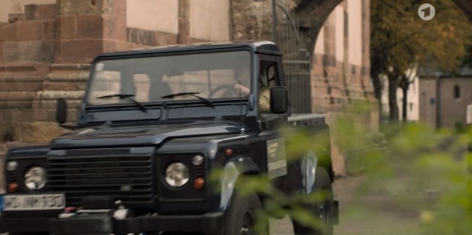 2004 Land-Rover Defender 90 Pickup [L316]