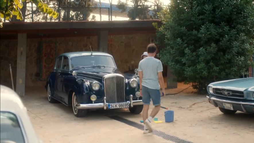 Bentley S2