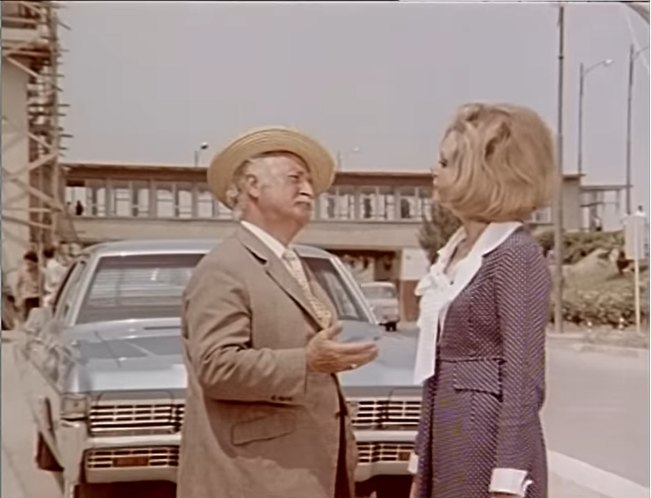 1968 Chevrolet Impala 4-door Sedan [16369]