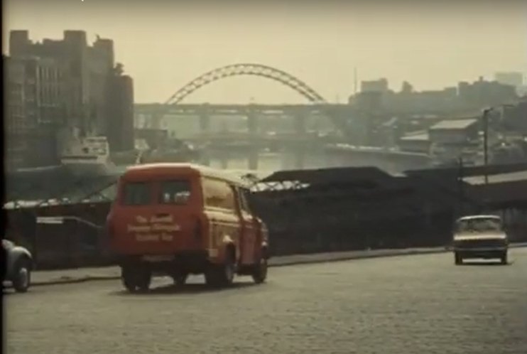 1978 Ford Transit LWB Evening Chronicle delivery van MkII