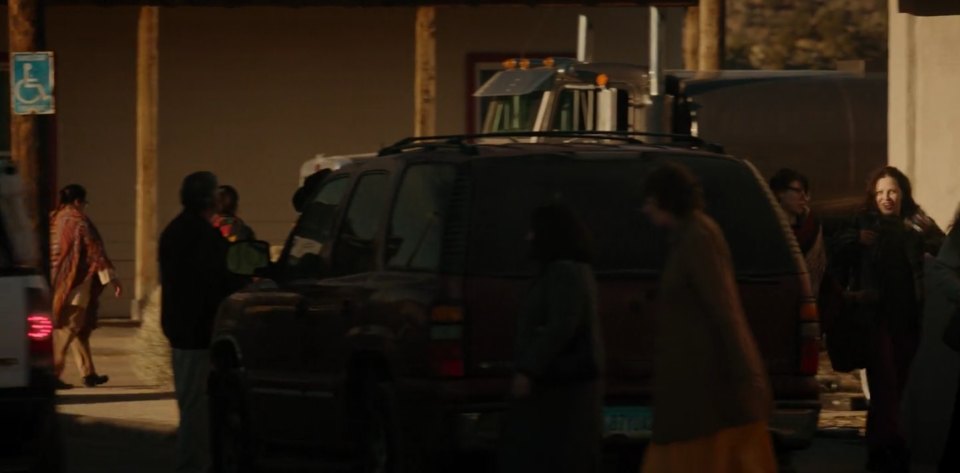 2004 Chevrolet Tahoe LS [GMT820]